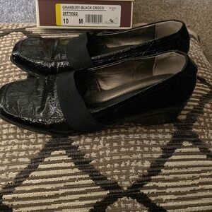 Naturalizer Granbury-Black Croco Loafers